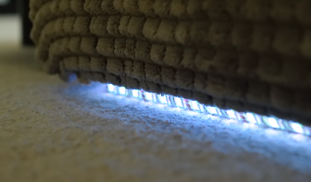 sofa-under-lights